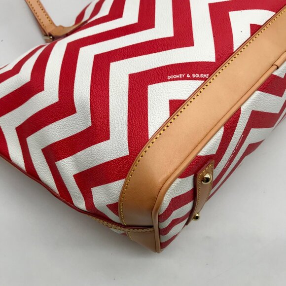 Dooney & Bourke Red Pebbled Grain Leather Striped Chevron Tote Bag With Wallet - Picture 9 of 10